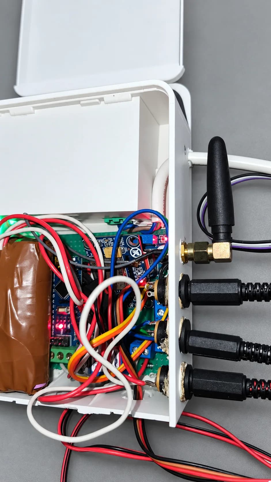 GSM controller enclosure for the Dilax Chemical smart key-locker system