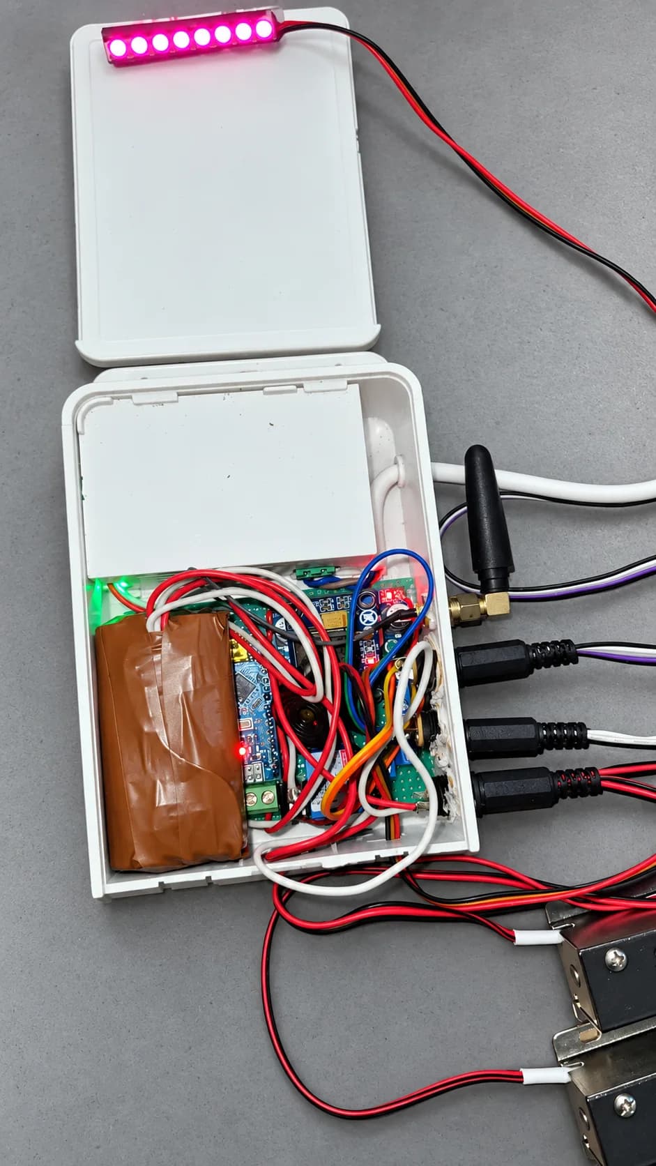Smart-locker controller and electromagnetic locks used in the Dilax Chemical installation
